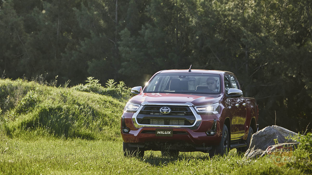 Toyota Hilux 2022 chega ao Brasil com mais segurança e tecnologia