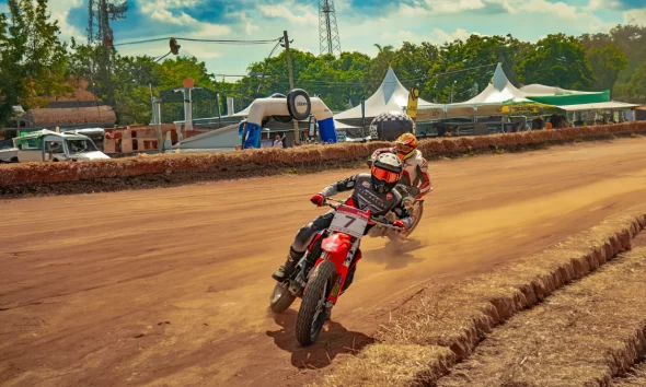 Honda CR elétrica estreia em competições off-road